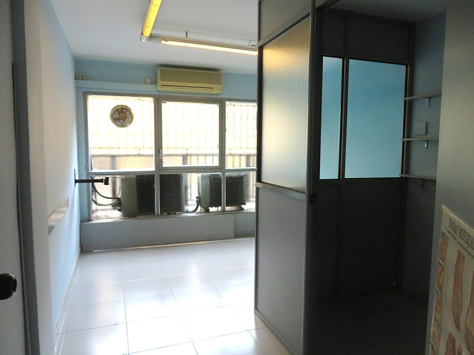 Local commercial dans Barcelone, Barcelona à louer Photo principale– Image 1 sur 2