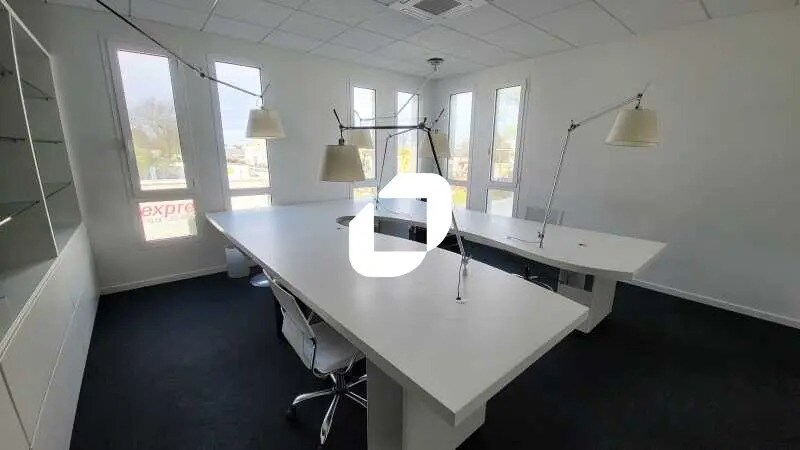 Bureau dans Mérignac à louer - Photo de l’immeuble – Image 2 sur 8
