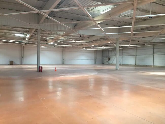 Plus de détails pour Rue Marcel Paul, Soissons - Local commercial à louer