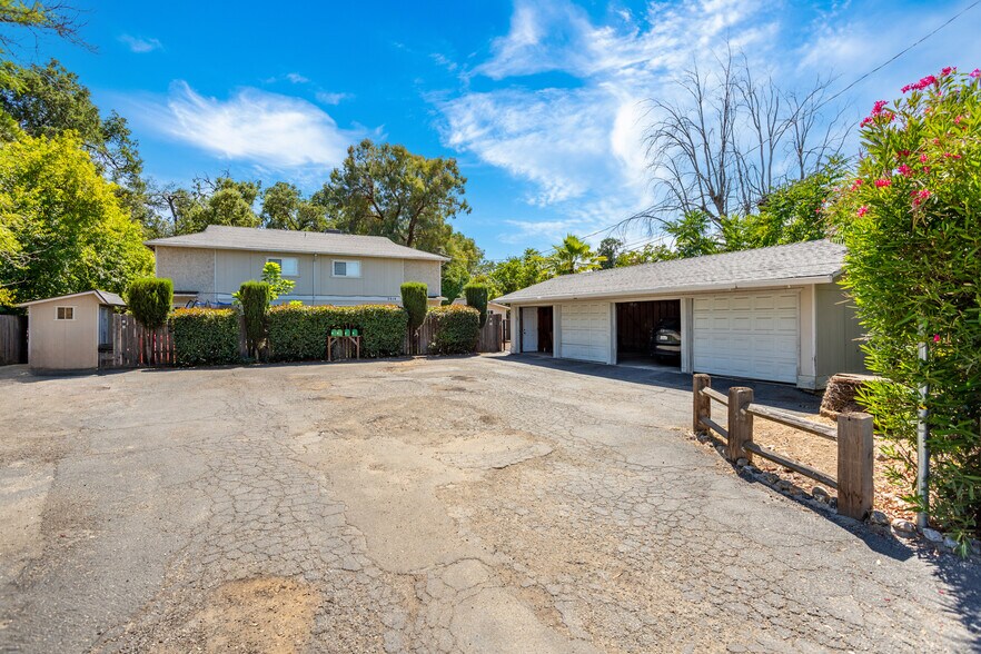 2616 W Hillside Dr, Anderson, CA à vendre - Photo de l’immeuble – Image 2 sur 17
