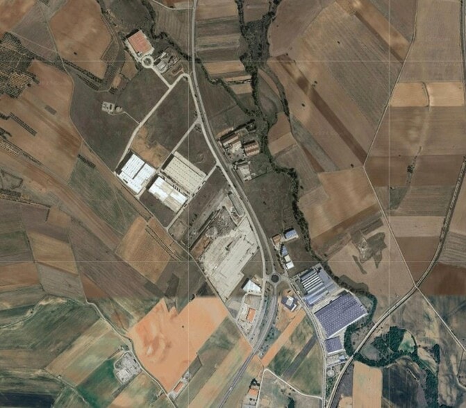 Terrain dans Yunquera de Henares, Guadalajara à vendre - Aérien – Image 2 sur 2
