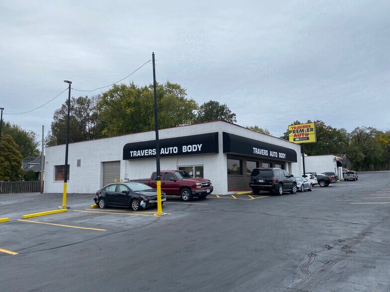 1180 N Highway 67, Florissant, MO à louer - Photo de l’immeuble – Image 2 sur 10
