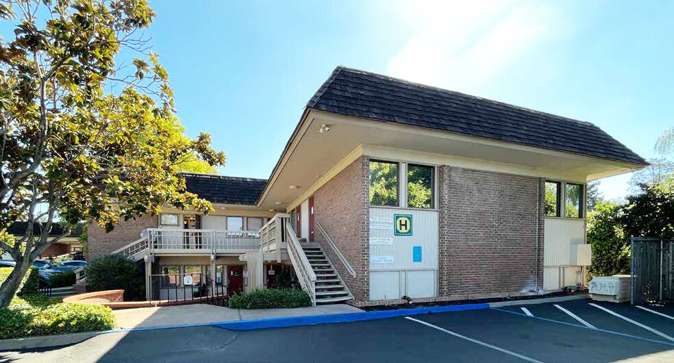 2021 Ygnacio Valley Rd, Walnut Creek, CA à louer - Photo de l’immeuble – Image 1 sur 4