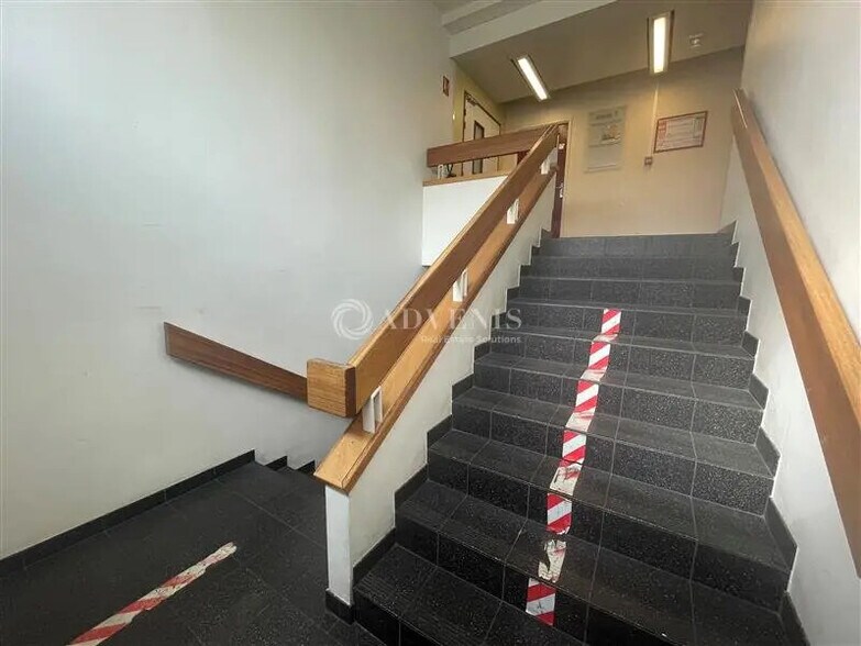 Bureau dans Tremblay-en-France à louer - Photo de l’immeuble – Image 2 sur 7
