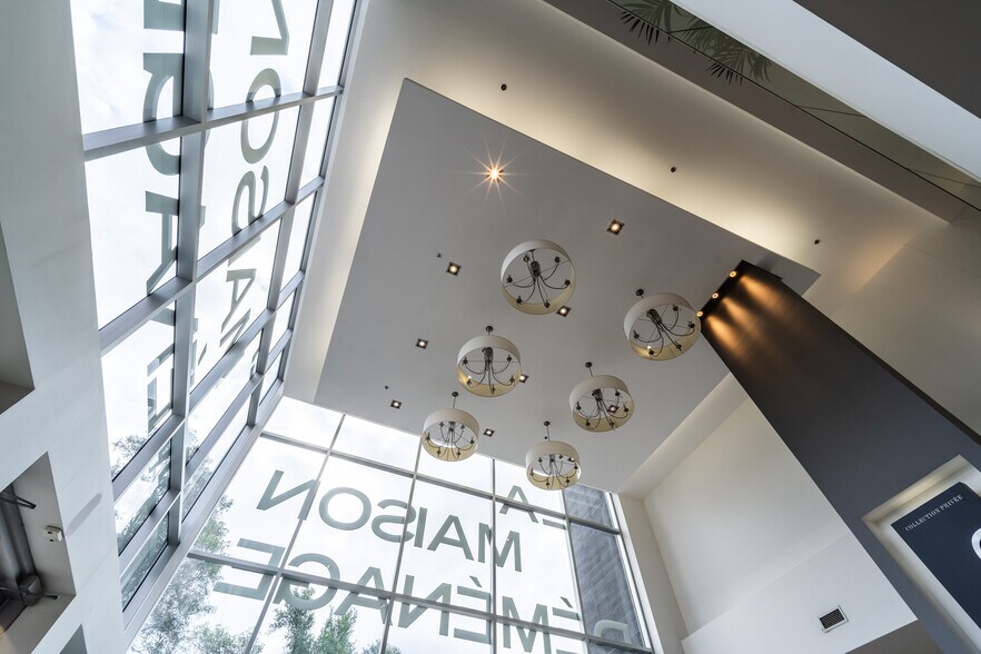 9000-9012 Boul De L'acadie, Montréal, QC à louer - Photo intérieure – Image 3 sur 19