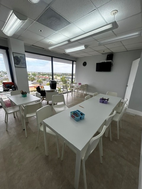 900 W 49th St, Hialeah, FL à louer Photo intérieure– Image 1 sur 12