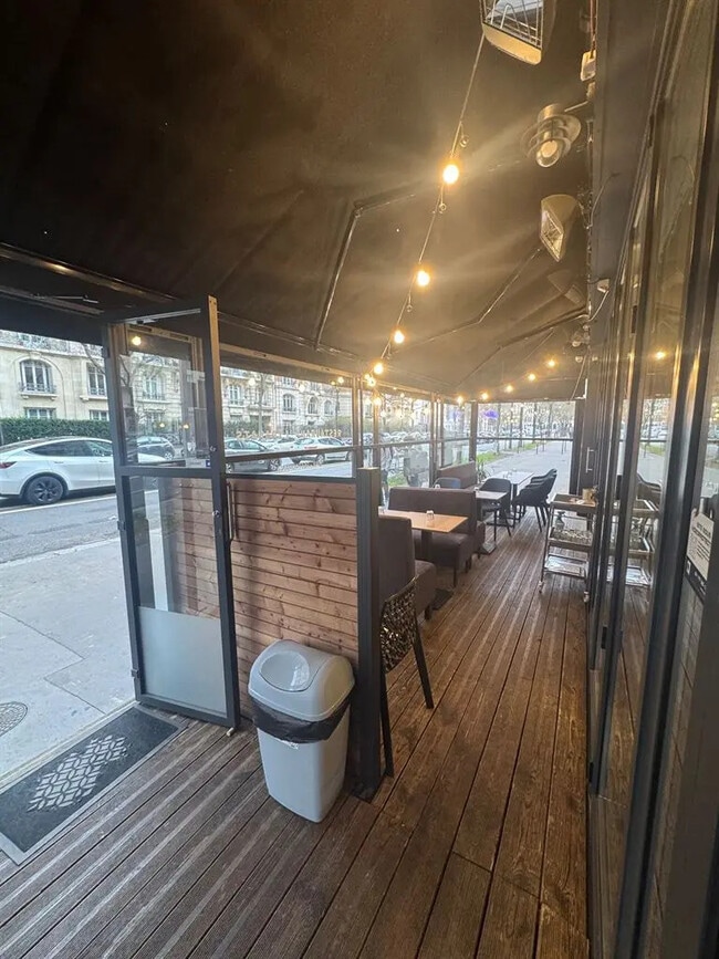 Plus de détails pour Local commercial à louer