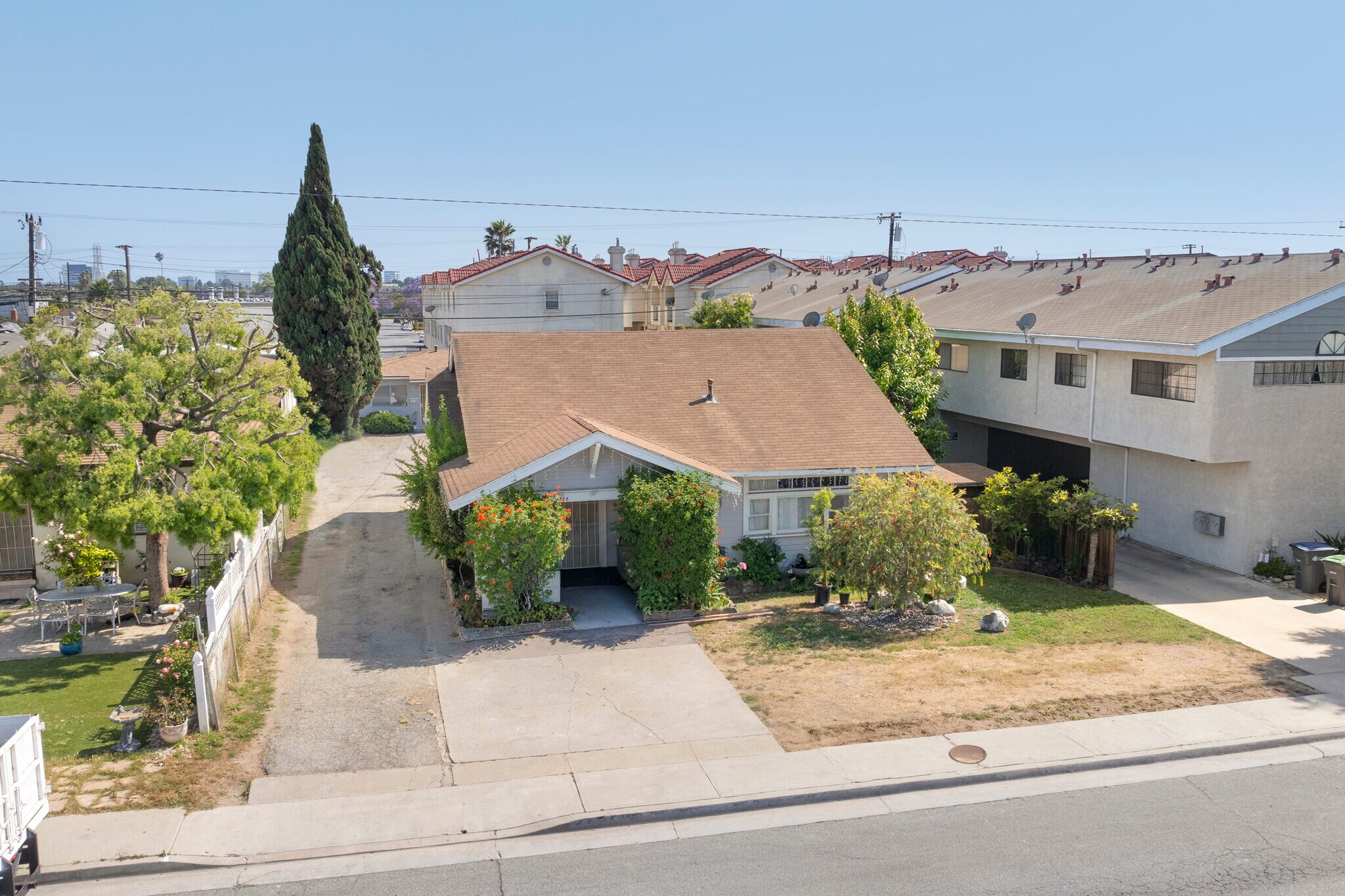 1148 W 166th St, Gardena, CA à vendre Photo de l’immeuble– Image 1 sur 10