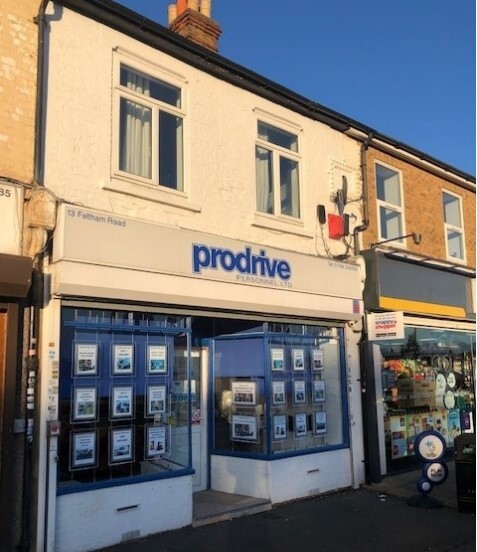 13 Feltham Rd, Ashford à vendre - Photo de l’immeuble – Image 2 sur 3