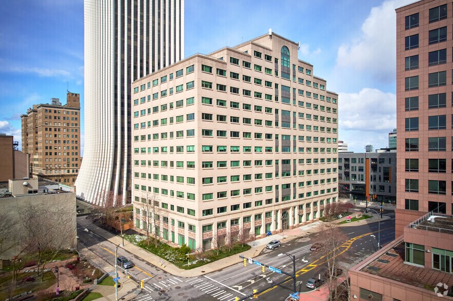 75 S Clinton Ave, Rochester, NY à vendre - Photo de l’immeuble – Image 1 sur 25