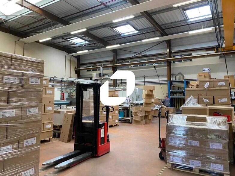 Local d’activités dans Cergy à louer - Photo intérieure – Image 2 sur 10