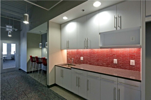 10718 Richmond Hwy, Lorton, VA à louer - Photo de l’immeuble – Image 3 sur 13