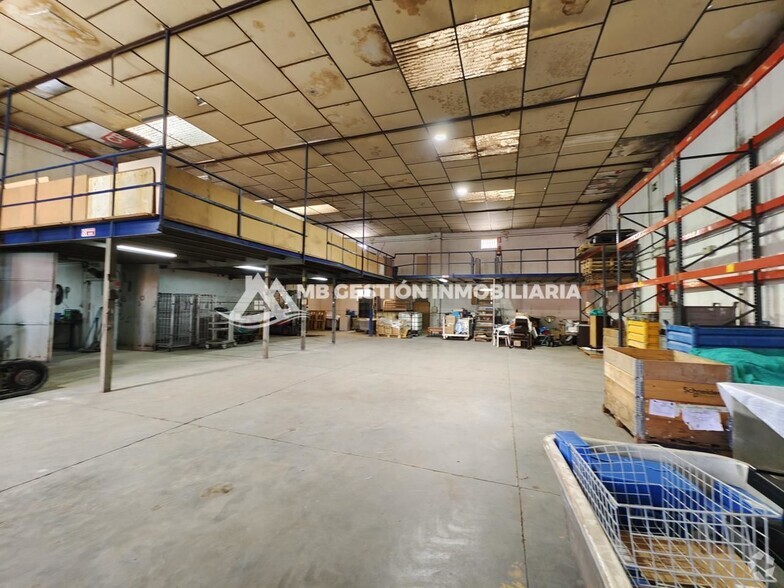 Industriel/Logistique dans Parla, Madrid à vendre - Photo de l’immeuble – Image 2 sur 14