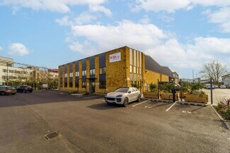 Plus de détails pour 2-4 Cumberland Ave, Londres - Industriel/Logistique à louer