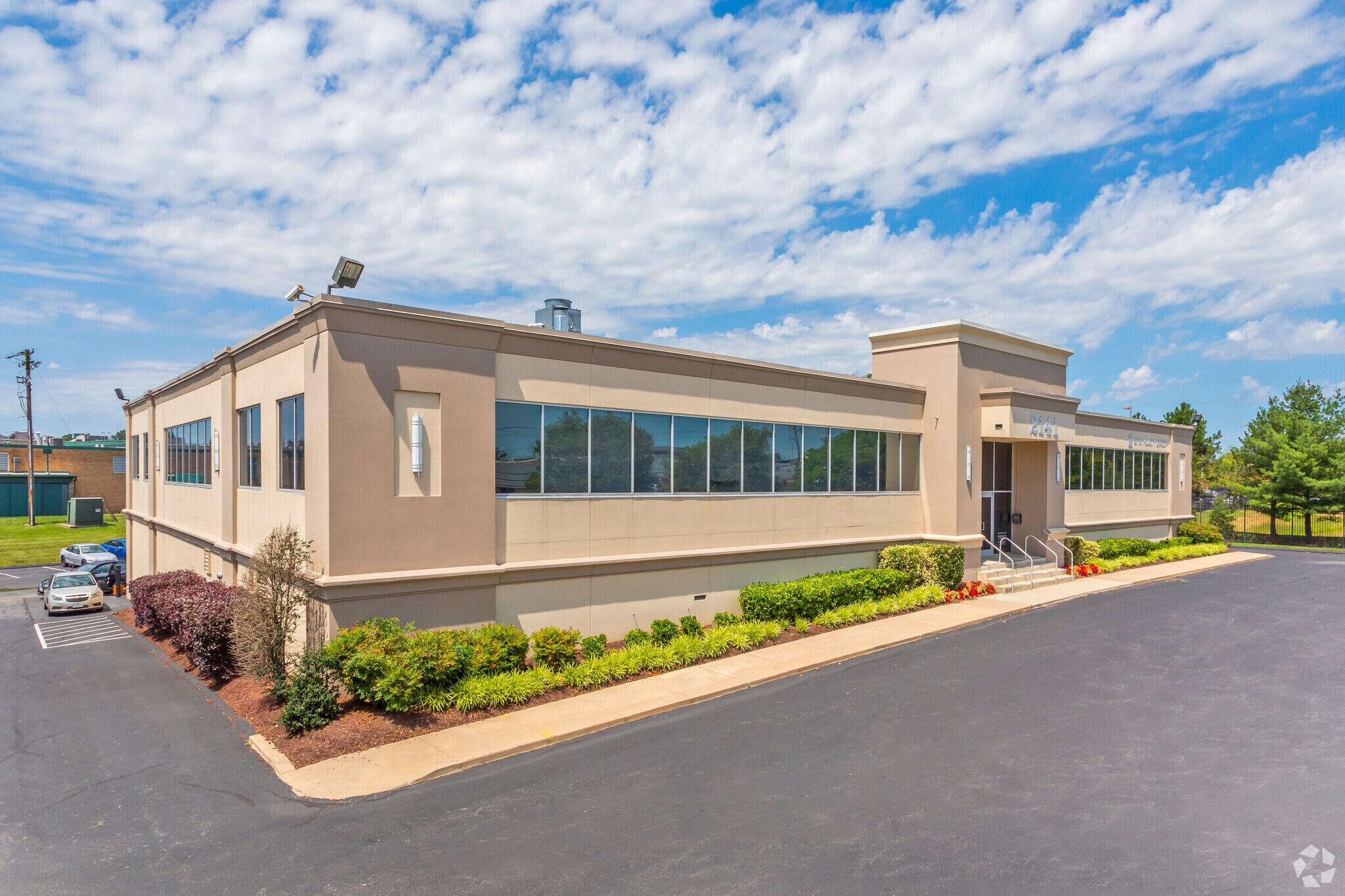 2141 Industrial Pky, Silver Spring, MD à louer Photo principale– Image 1 sur 10