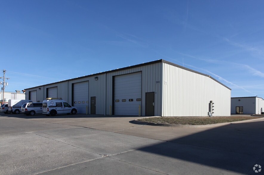 5604 SW Topeka Blvd, Topeka, KS à louer - Photo principale – Image 1 sur 14