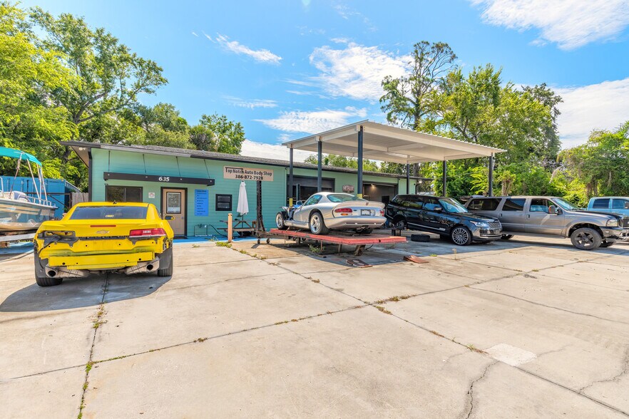 635 Carswell Ave, Holly Hill, FL à vendre - Photo de l’immeuble – Image 2 sur 26