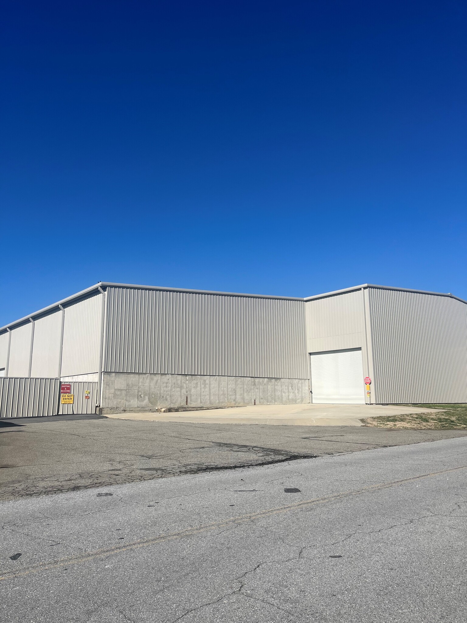 375 Industrial Dr, Rockmart, GA à louer Photo de l’immeuble– Image 1 sur 17