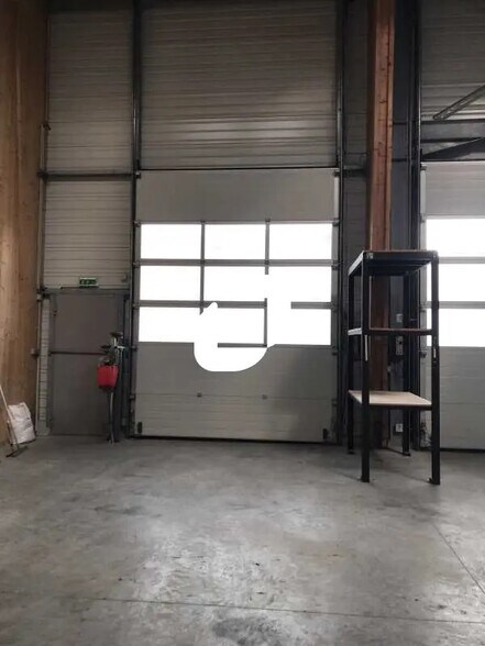 Local d’activités dans Le Barp à louer - Photo de l’immeuble – Image 3 sur 4