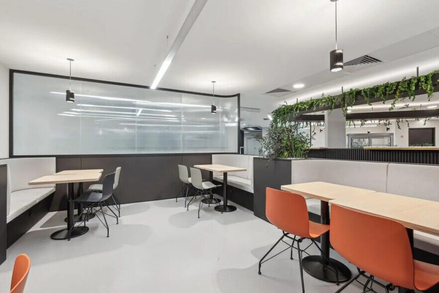 22 Quai Gallieni, Suresnes à louer - Photo de l’immeuble – Image 3 sur 18