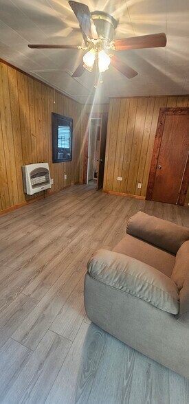 1809 Golden Springs Rd, Anniston, AL à louer - Photo de l’immeuble – Image 2 sur 6