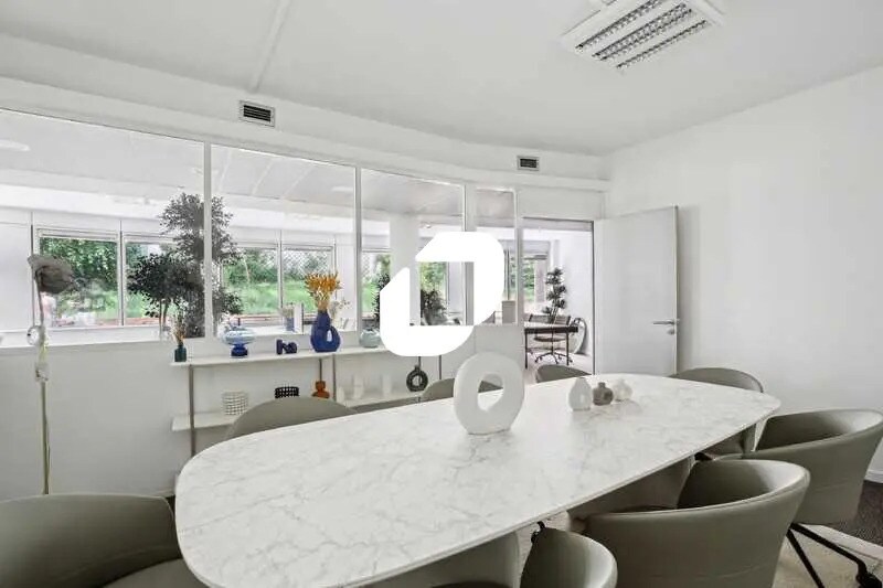 6-6 Rue Laferrière, Paris à louer - Photo de l’immeuble – Image 2 sur 22