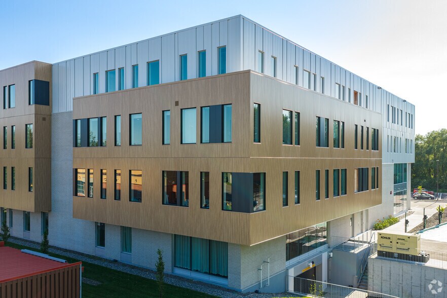 1620 Jules-Verne Av, Québec, QC à louer - Photo de l’immeuble – Image 3 sur 7