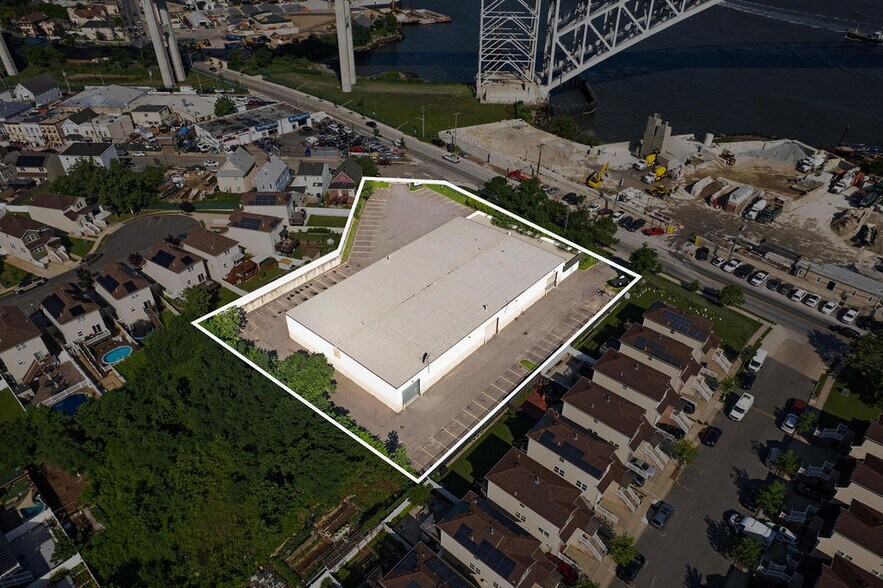 2400 Richmond Ter, Staten Island, NY à louer - Photo de l’immeuble – Image 3 sur 22