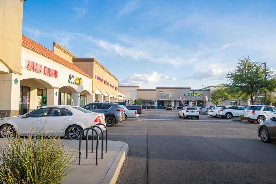 10641 W Olive Ave, Peoria, AZ à louer - Photo de l’immeuble – Image 3 sur 3
