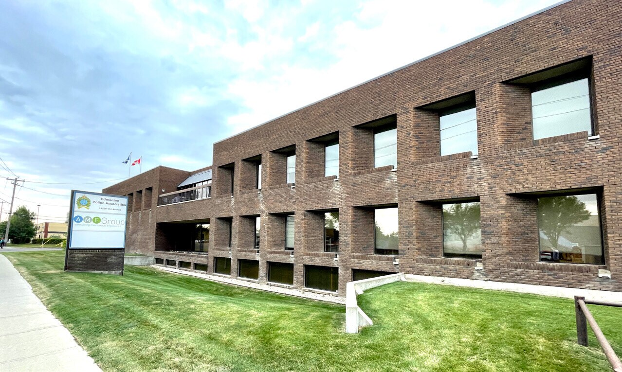 14220 112th Ave NW, Edmonton, AB à louer Photo principale– Image 1 sur 6