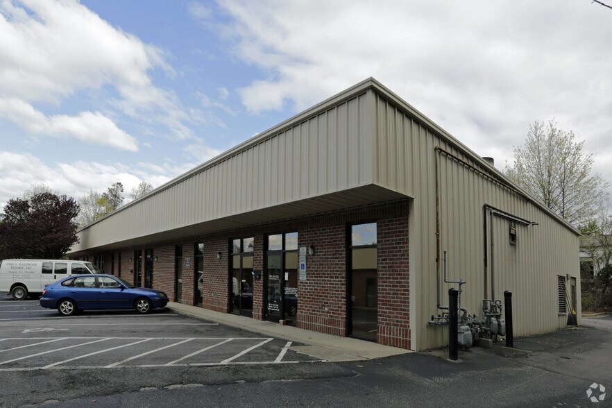 4912 Alpinis Dr, Raleigh, NC à louer - Photo de l’immeuble – Image 3 sur 17