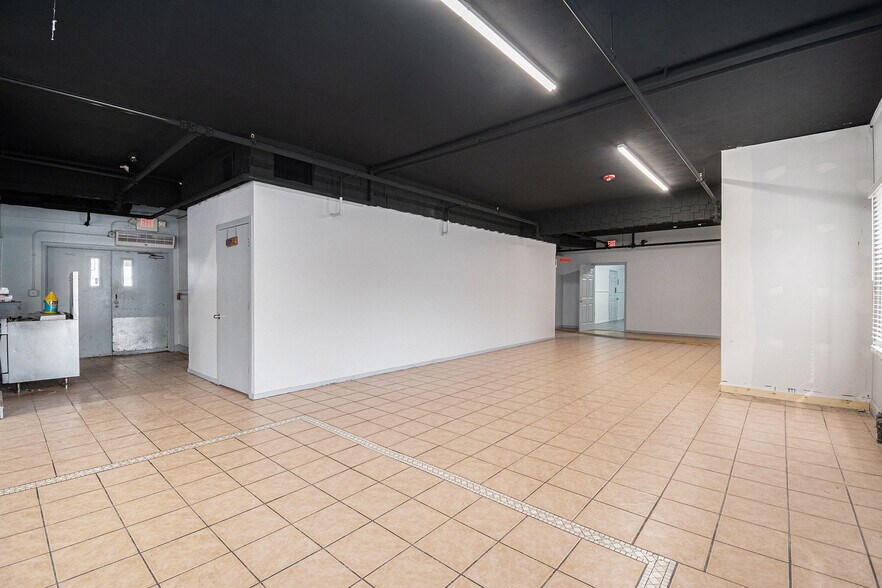 6500 Railroad Ave, Omaha, NE à louer - Photo de l’immeuble – Image 2 sur 50
