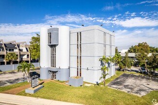 Plus de détails pour 2161 E Commercial Blvd, Fort Lauderdale, FL - Bureau/Médical à louer