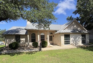 2440 E Highway 290, Dripping Springs, TX à louer Photo intérieure– Image 1 sur 7