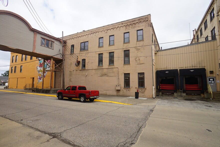 1 S Main St, Batesville, IN à vendre - Photo de l’immeuble – Image 2 sur 22