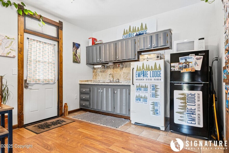 115 Pine Haven Rd, Pine Haven, WY à vendre - Photo de l’immeuble – Image 2 sur 53