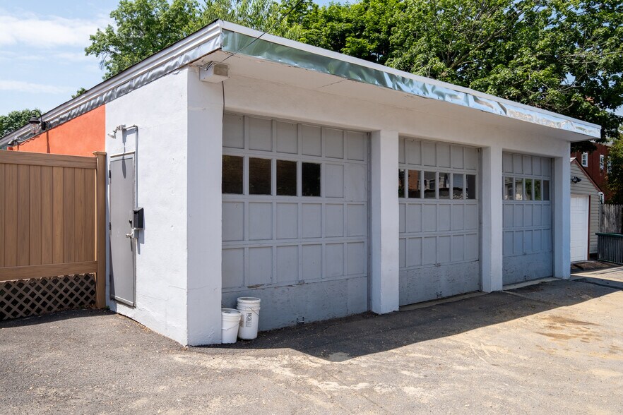 124 Lincoln Ave, Mount Vernon, NY à vendre - Photo de l’immeuble – Image 3 sur 11