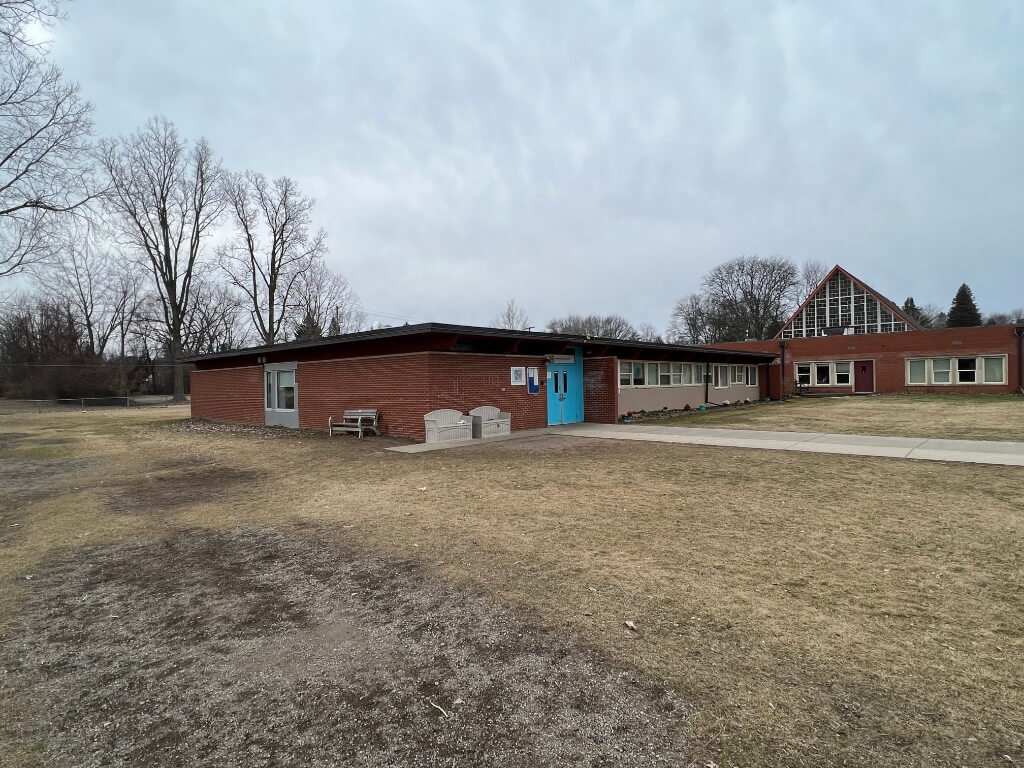 16360 Hubbard St, Livonia, MI à louer Photo principale– Image 1 sur 5