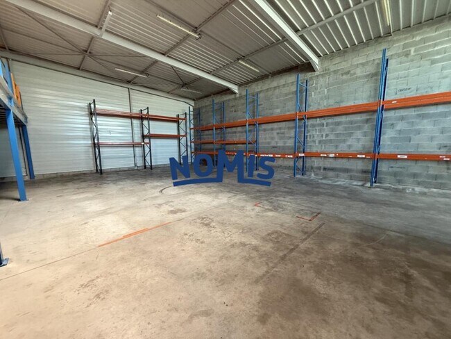 Plus de détails pour Local d’activités à vendre