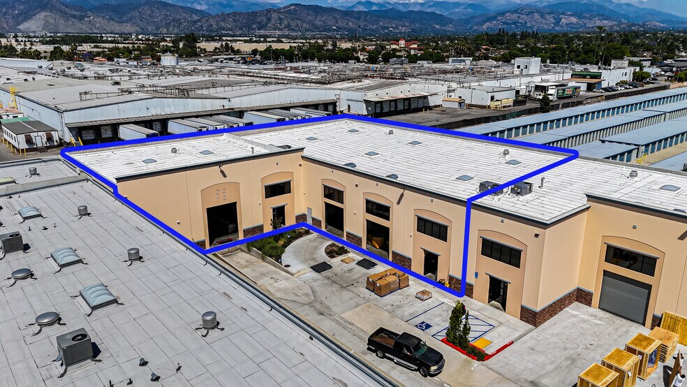 1623 W San Bernardino Rd, West Covina, CA à louer - Photo de l’immeuble – Image 3 sur 5