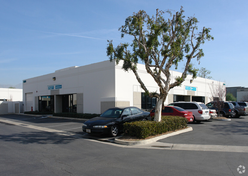 5690 Schaefer Ave, Chino, CA à louer - Photo de l’immeuble – Image 2 sur 2