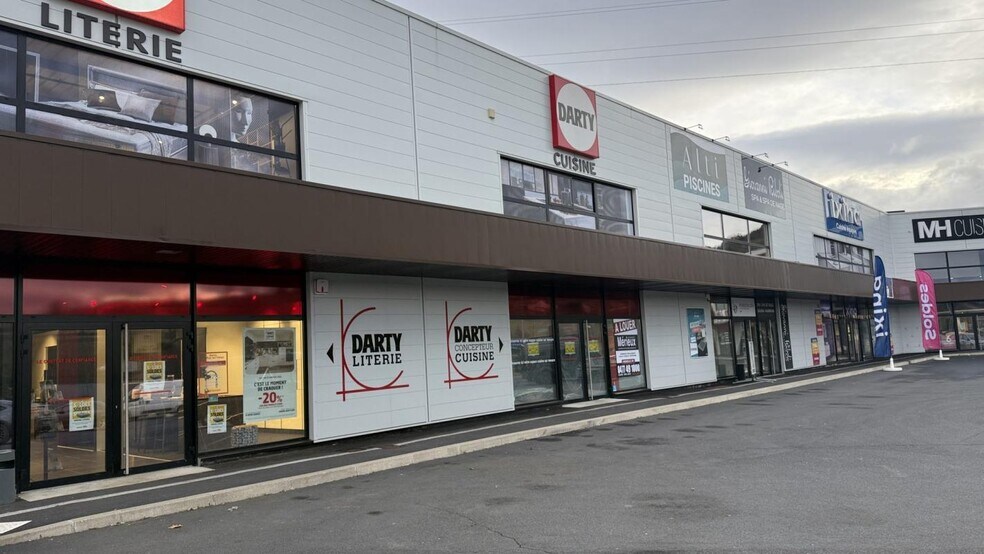 Local commercial dans Le Puy-en-Velay à vendre - Photo de l’immeuble – Image 3 sur 6