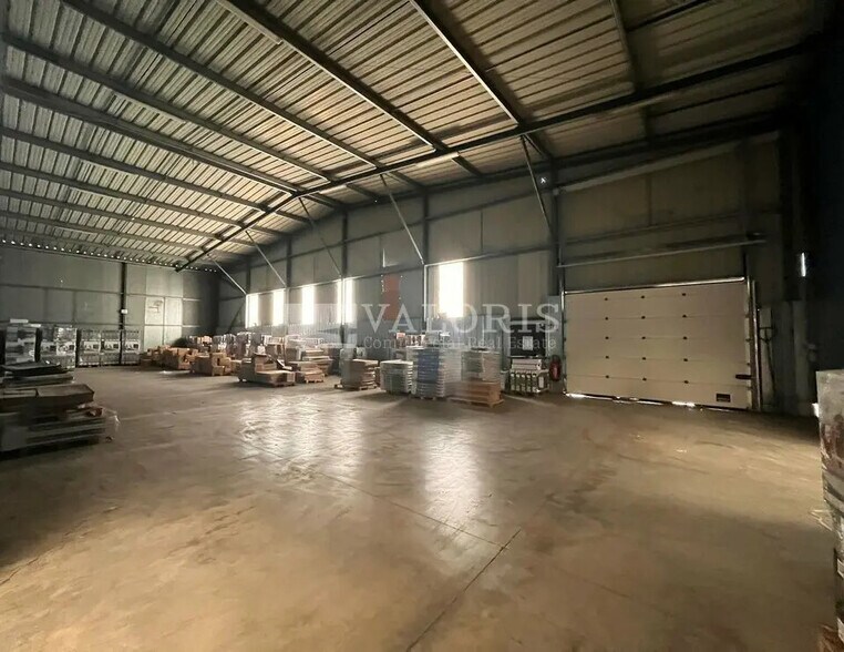 Industriel/Logistique dans Aix-en-Provence à louer - Photo de l’immeuble – Image 3 sur 8