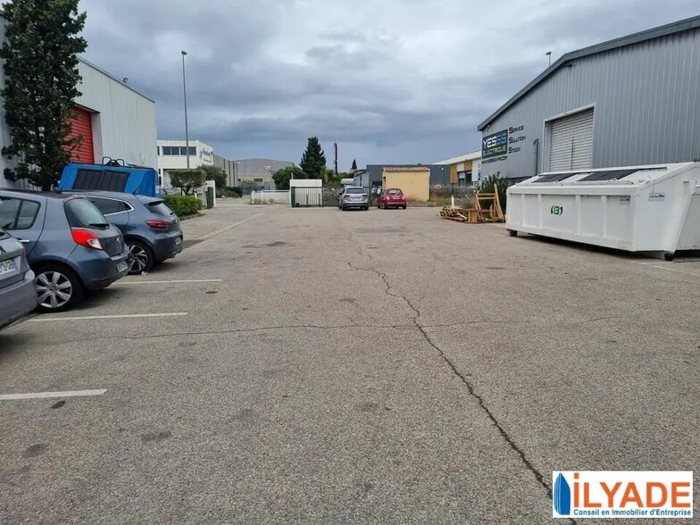 35-37 Rue De Berlin, Vitrolles à louer - Photo de l’immeuble – Image 1 sur 7