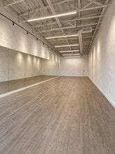 11051-11059 Ventura Blvd, Studio City, CA à louer Photo intérieure– Image 1 sur 2