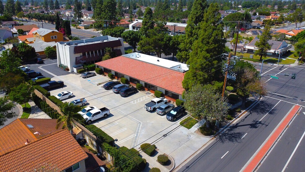 17409 Marquardt Ave, Cerritos, CA à vendre - Photo de l’immeuble – Image 1 sur 9