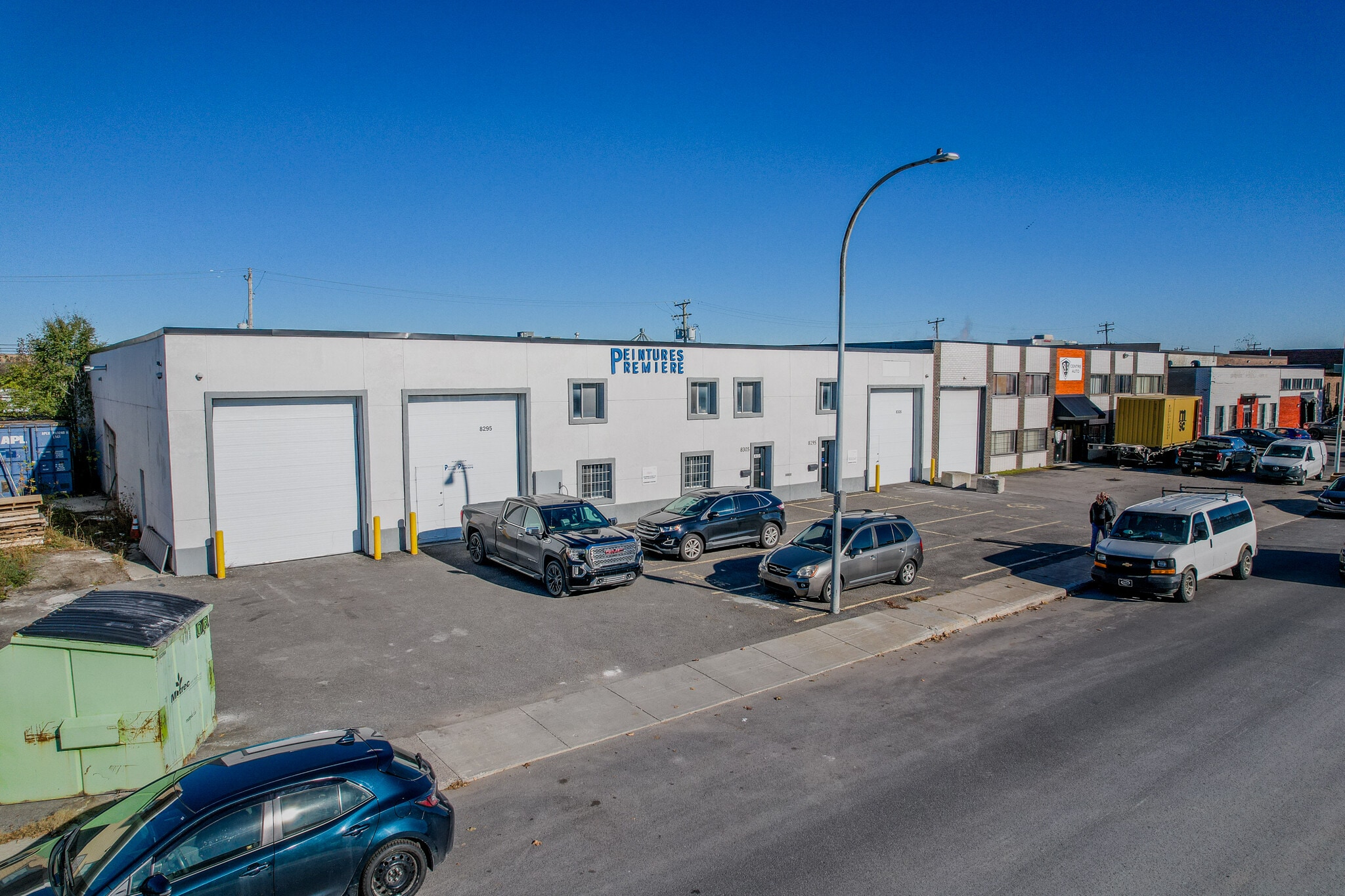 8295-8305 Creusot Rue, Montréal, QC à vendre Photo principale– Image 1 sur 11