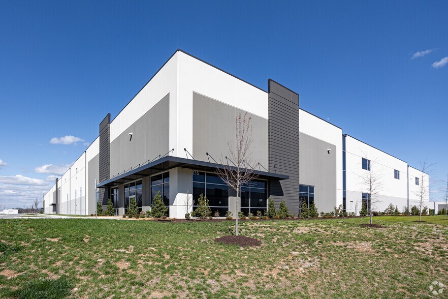 200 Alligood Way, Lebanon, TN à louer - Photo de l’immeuble – Image 1 sur 8