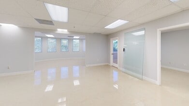 12985 SW 130th Ct, Miami, FL à louer Numérisation 3D Matterport– Image 1 sur 7