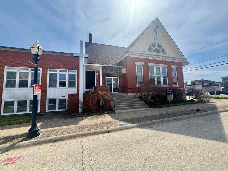 13 E High St, Jeffersonville, OH à vendre - Photo de l’immeuble – Image 2 sur 29